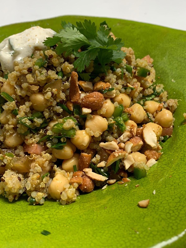 ensalada-especiada-de-quinoa-garbanzos