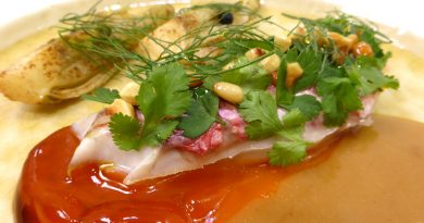 Salmonete con yema curada, hierbas frescas y frutos secos…. ojo a la guarnición Salmonete con yema curada, hierbas frescas y frutos secos…. ojo a la guarnición